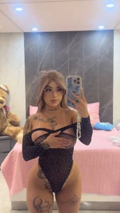 kaorianya selfies Pic 4