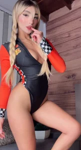 IzzyWild 🏁🏁🏁 Hình 8