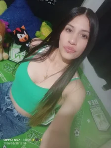 Gaby_Skinny_ Public Pic 3