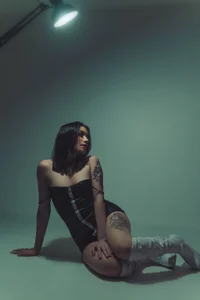 CamileHolmes New Look Pic 2