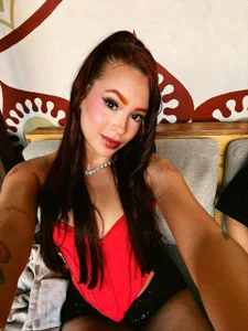 redvelveett :3 Gambar