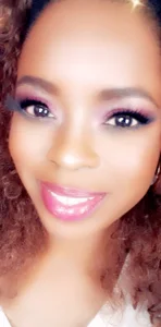 SimoneSavage Snaps Pic 9