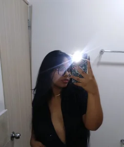 aleya_bliss pictures in my bathroom 🤗 Bilde 2