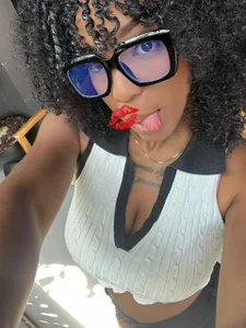 georgis__ EBONY 🔥 Foto