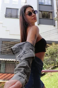 AllyJensen Park Style 🍃 Pic 3