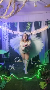 MaylinRosse_ She left heaven for one night of pleasure. Her wings still shine, but her eyes whisper sin. ✨ Pic