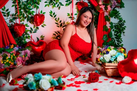 NaomyRivera Valentine Under My Command 💋🌹 รูป  9