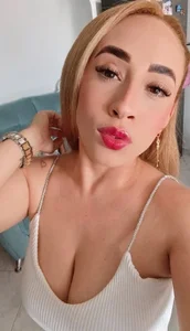 salome_blonde Public Pic