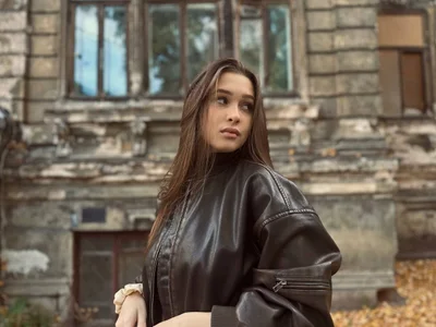 ArielSykes 𝓪𝓾𝓽𝓾𝓶𝓷 𝓲𝓷 𝓪 𝓵𝓮𝓪𝓽𝓱𝓮𝓻 𝓳𝓪𝓬𝓴𝓮𝓽  снимка