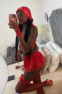 SamantaMarquez sexy little red riding hood Pic 2