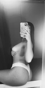 scarlett_turner_のPublicの枚の写真