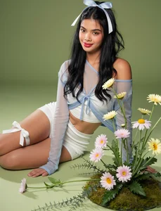 Saara_Corraless Sometimes beauty is in the simple Pic 2