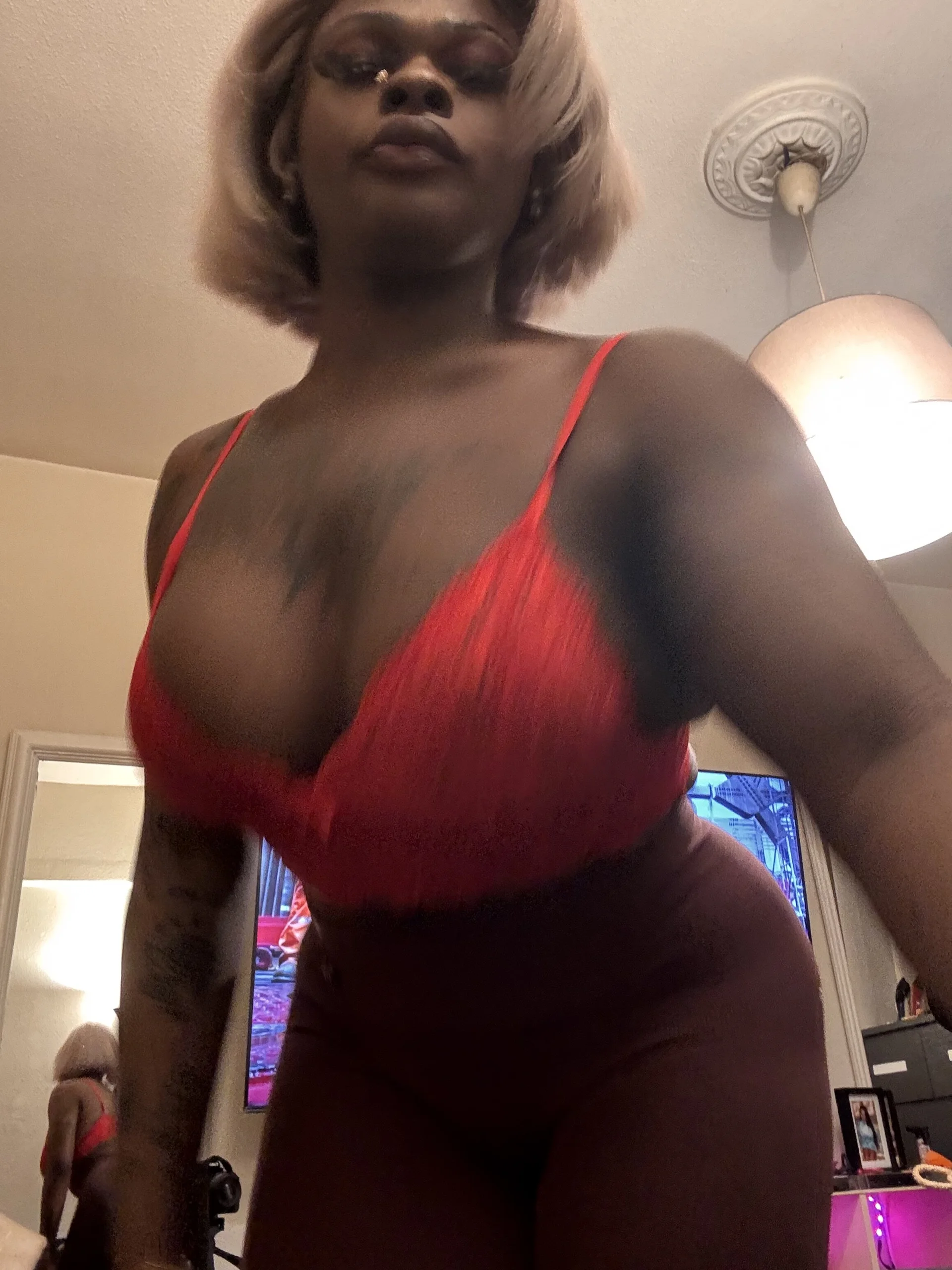 MizzErotixxxa4k - Photo 11