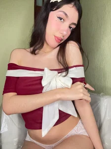 Emily-hottson Im red 🍓❤️‍🔥 slika