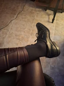 bradley_colt Mis zapatos y medias de vestir. 사진