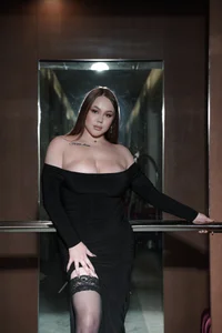 AnnabelleKerry Annabelle in the elevator Pic 2