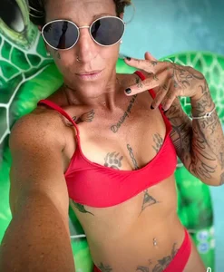 Tiffneycherie Public slika 3