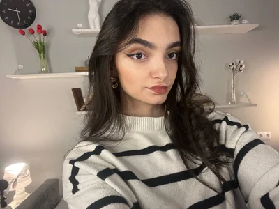 Morena_DolceのIt's so cold at home.の 4枚の写真