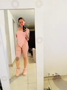 Valeriana00 pink saved day Pic 2