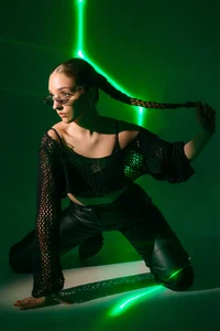 VirginieCruzのdefiantlyの枚の写真