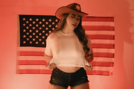 Katalina_Evans: July 4 🥰🫶 ( 5 фото)