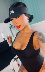 tinaqueen_noa kullanıcısının Cardio awaits us! 🏋🏻‍♀️❤️‍🔥 albümü -  2 fotoğraf