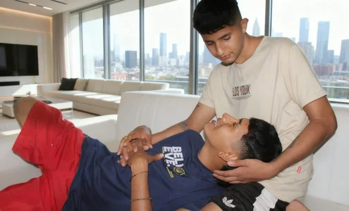 darwinandbrayann RELAXX صورة واحدة|darwinandbrayann RELAXX صورتان|darwinandbrayann RELAXX  4 صور|darwinandbrayann RELAXX  4 صورة