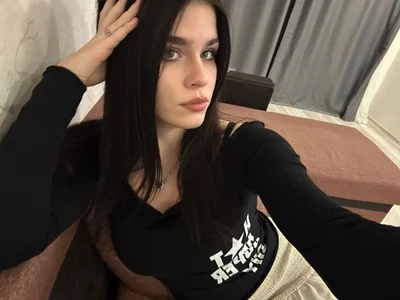 JeniceSourwine Elegantly unhinged. 🖤 圖片 2