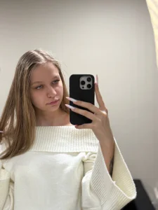 HollyGibson cute girl Pic 4