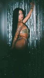 morganlake_のIt shines like a jewelの 4枚の写真