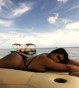 NiaSoler A little bit of me Pic 2