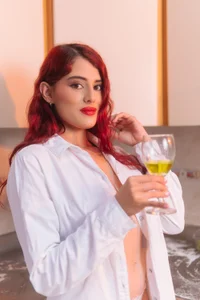 cooking something hot to eat me 🤭🤭 od Cloesweet_1  3 snímek