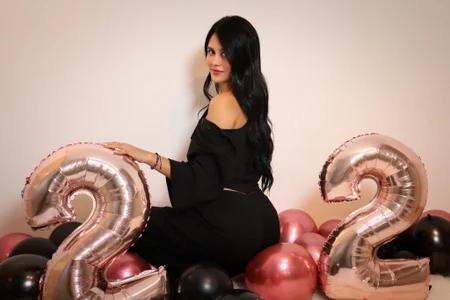 keyla__ross: "It's my birthday... and I'm more ready than ever to be your forbidden wish. 😈🎂" ( 9 фото)