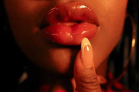 _chloe_adams Bite my lips👄 Pic 2