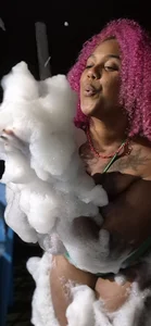 Just_Gissellex sexy dance with a bubble bath in the jacuzzi Immagine  3