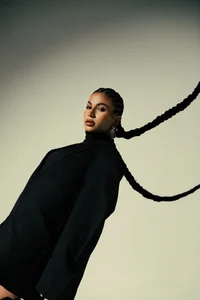 LunaRuso Black minimalism Pic 3