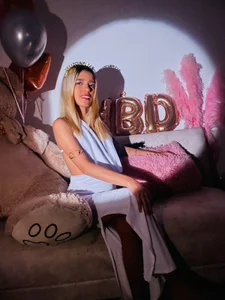 Aleja_oficial my happy and beautiful hot birthday 🫠🔥🥳 사진