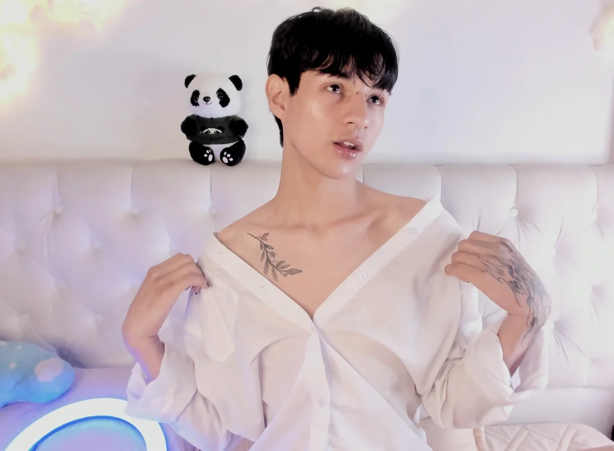 AleAurarashi 热门图片 2085