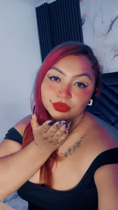 😈 Playful Wednesday – Feeling naughty tonight. 🤤🥒😈 de Halleyrosse  3 photos