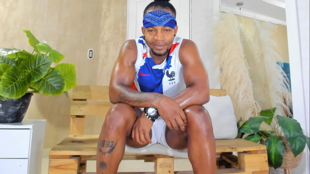 RicoBrown777_ immagine di tendenza 72