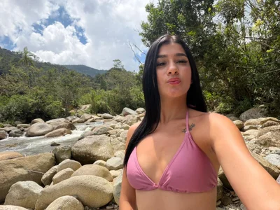 Ginni_charlotte sexy girl  3টি ছবি