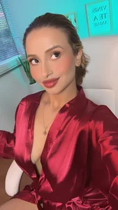 Elena_Ruiz Hello new users <3 รูป 