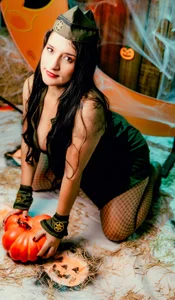 Emelyross_ Public Pic 2