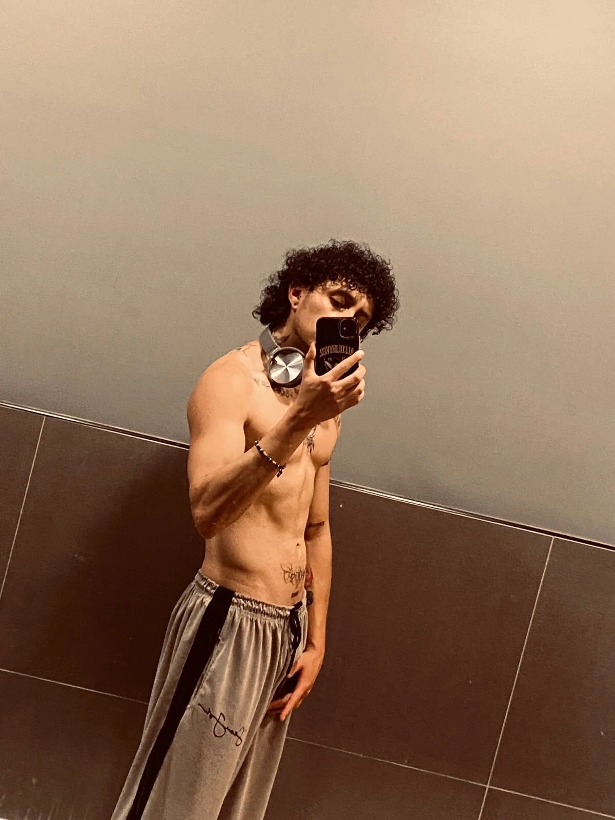 Ảnh Thịnh Hành của Jay_Taylor1_ 0