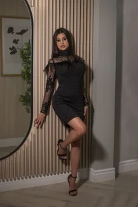 Alice_Voss Lady in black Hình 2