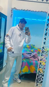 alex_and_christhoper ALEX Pic 3