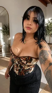 Trixxie_ Public Pic
