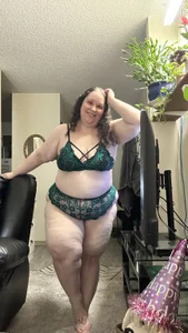 Juicy_Julie469 Sexy Green Lingerie Pic