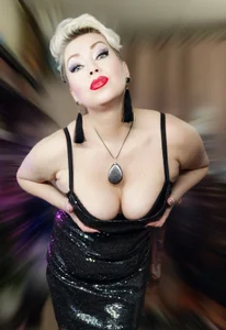 Aimee_Hot_MILF: Public-2 ( 9 фото)
