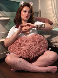 AliceTrenton Ur little mouse🥰 Foto 4